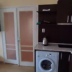 Apartment Base Warna