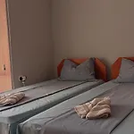 Base Apartment Warna
